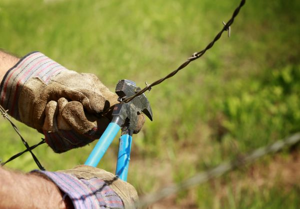 Barbed Wire Fence Repair in Joplin